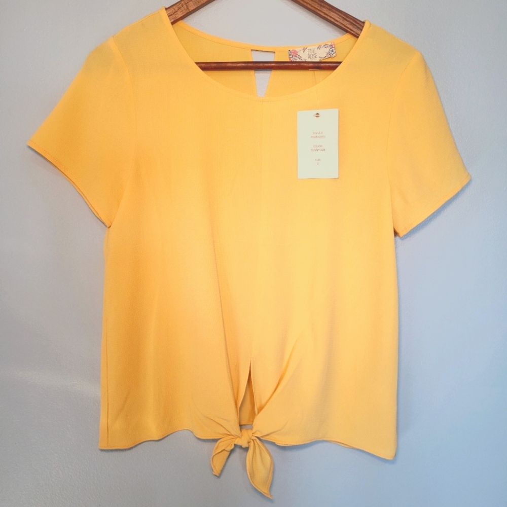 NWT Pink Rose Yellow Blouse Top With Bottom Knot Tie Back‎ Cut-out Womens Size S